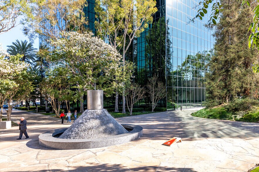 More Photos Of 611 Anton Blvd, Costa Mesa Office For Lease