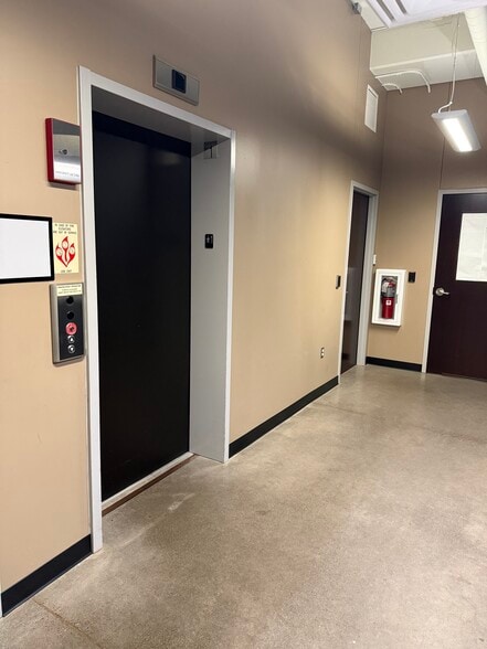 More Photos Of 215 Riverfront Ter, Eau Claire Office For Lease