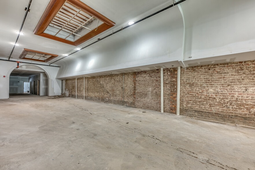 More Photos Of 213 E Main St, Johnson City General Retail For Lease