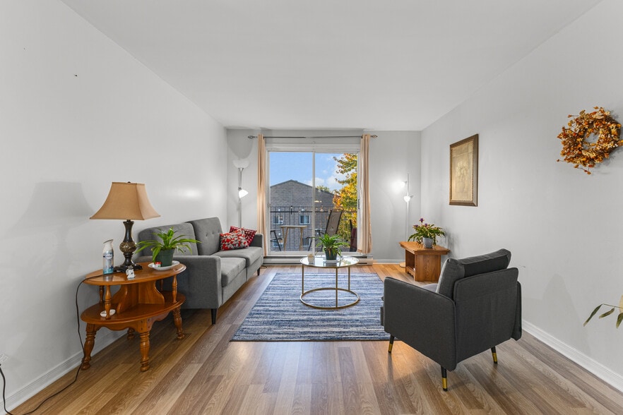 More Photos Of 2012-2014 Rue Fournier, Saint-Jérôme Apartments For Sale