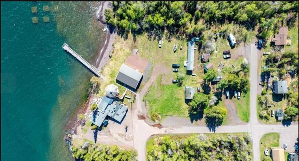 More Photos Of 77 Brockway Ave, Copper Harbor Restaurant For Sale