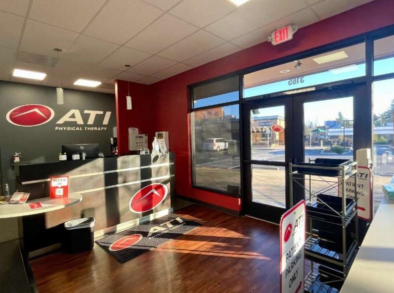 More Photos Of 3165 Commercial St SE, Salem General Retail For Lease