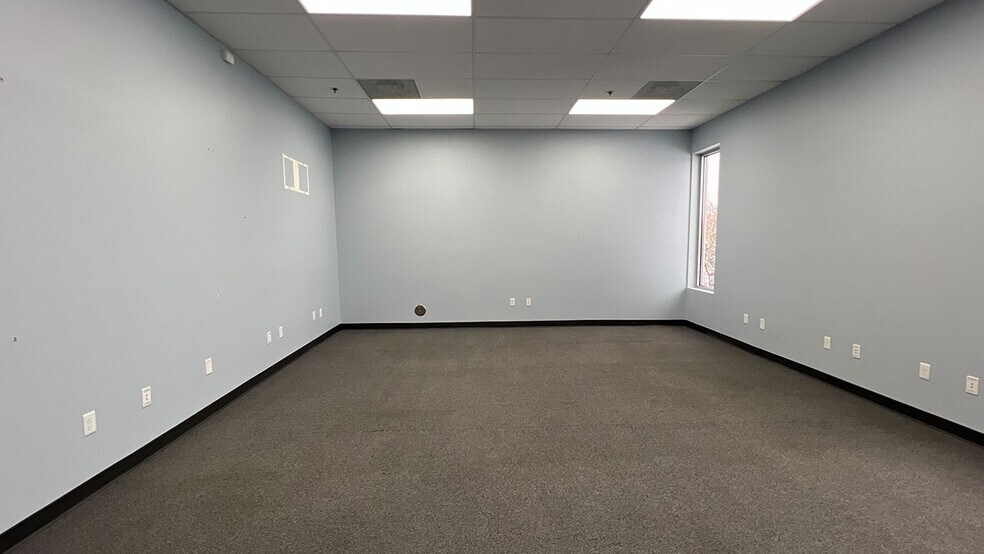 More Photos Of 1797 Boxelder St, Louisville Manufacturing For Lease