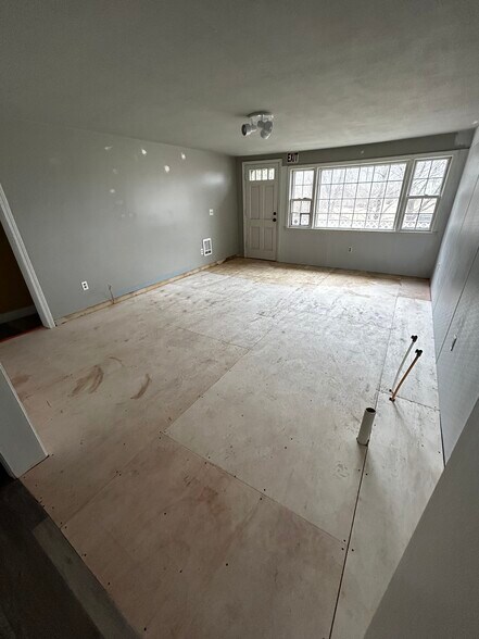 More Photos Of 283 Route 169, Woodstock Storefront For Lease
