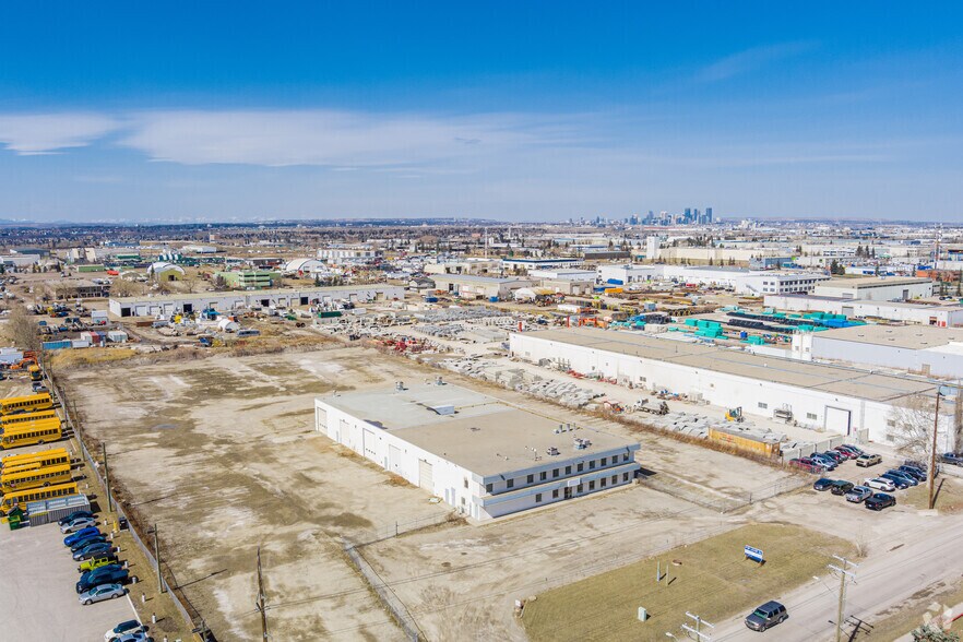 More Photos Of 8715 48th St SE, Calgary Warehouse For Lease