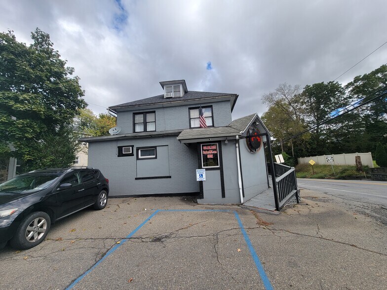 More Photos Of 6618 S Delaware Ave, Martins Creek Restaurant For Sale
