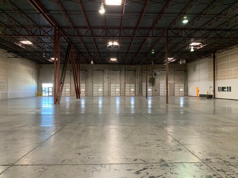 More Photos Of 8000 Bluewater Rd NW, Albuquerque Distribution For Sale