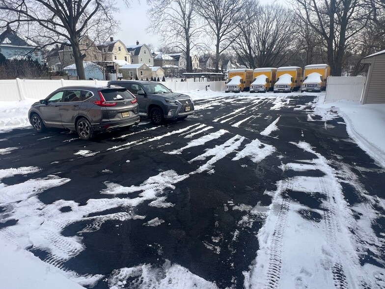 More Photos Of 228-240 Montgomery St, Bloomfield Office For Lease