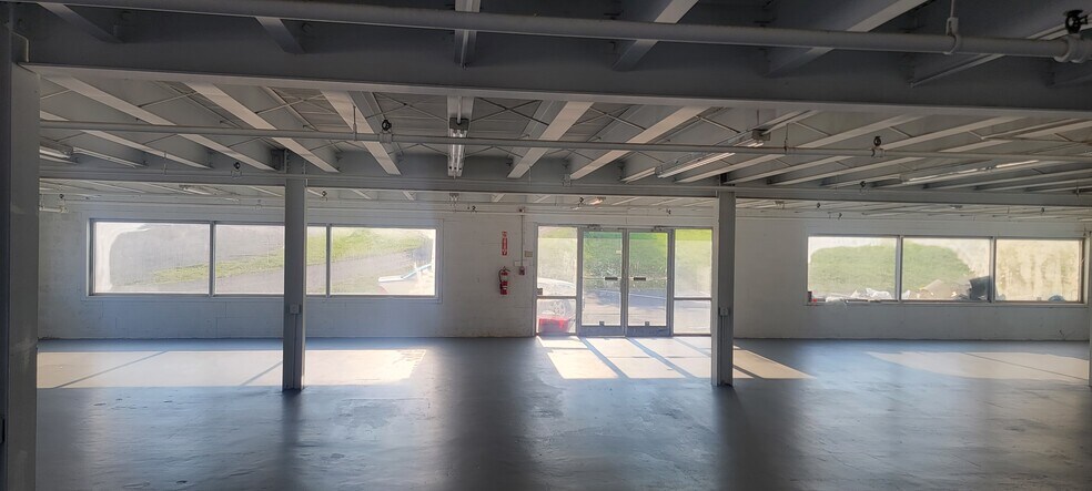 More Photos Of 585 11th St NW, Hickory Manufacturing For Lease