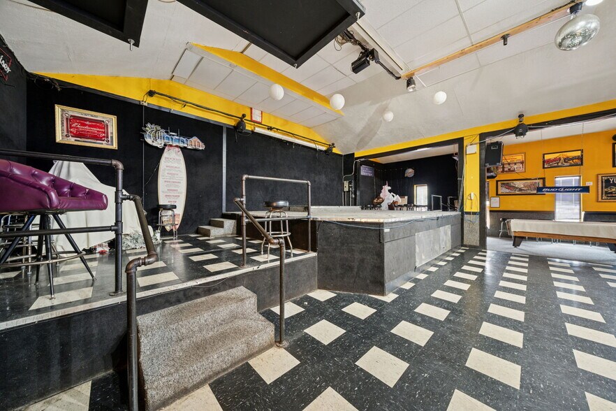 More Photos Of 951 Old Frankstown Rd, Pittsburgh Restaurant For Sale