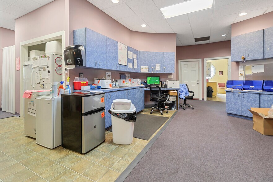 More Photos Of 1201 Georgian Park, Peachtree City Medical For Sale