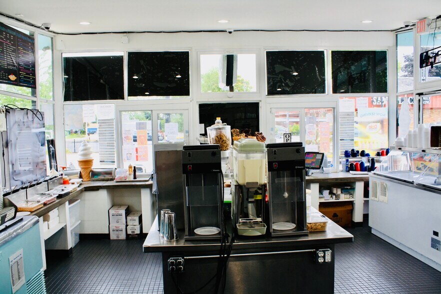 More Photos Of 67 Main St, Belleville Fast Food For Sale