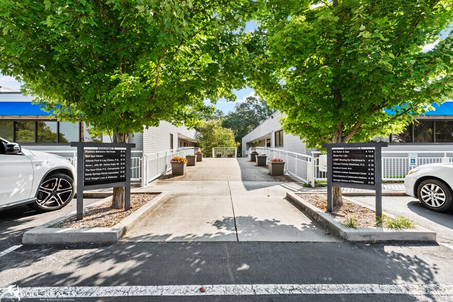 More Photos Of 6667 Vernon Woods Dr, Atlanta Medical For Lease