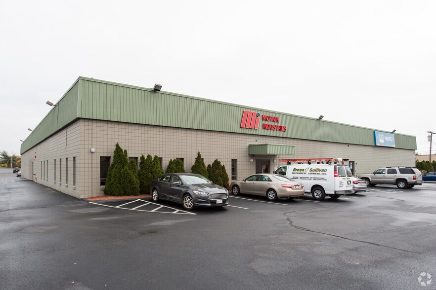 More Photos Of 35 Industrial Pky, Woburn Warehouse For Lease