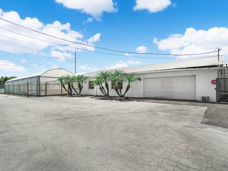 More Photos Of 16110 US 27, Lake Wales Light Distribution For Lease