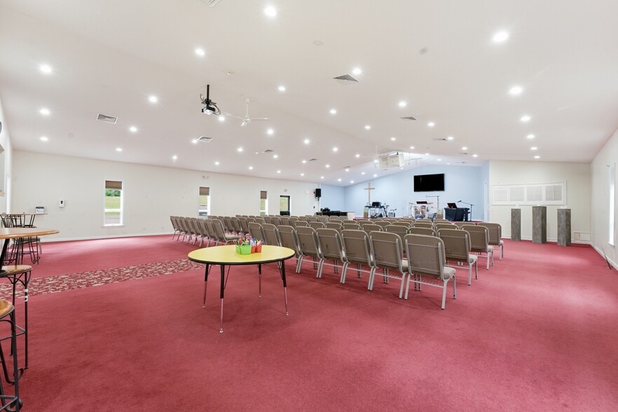 More Photos Of 331 Silver St, Greenfield Religious Facility For Sale