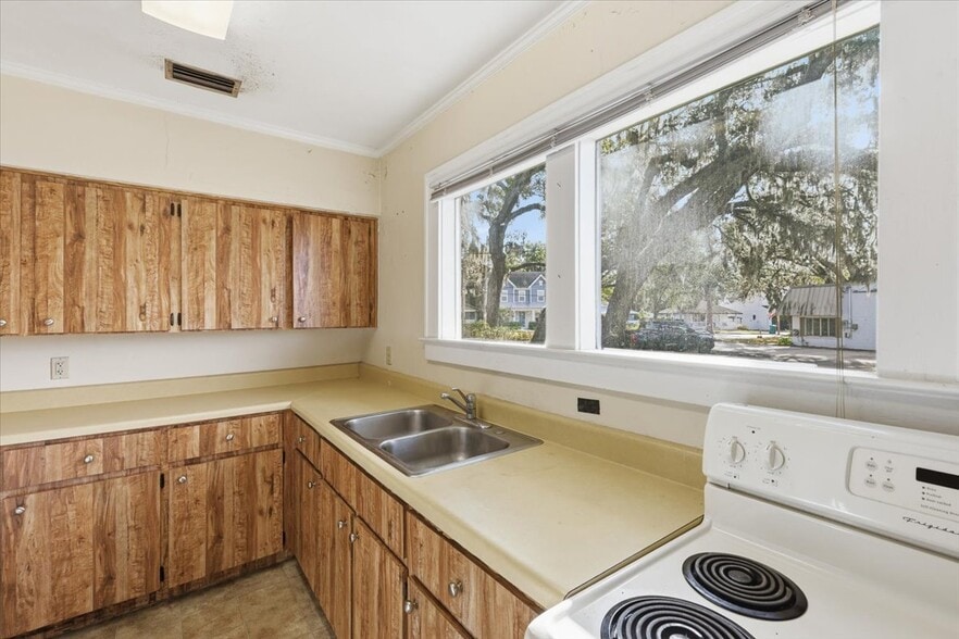 More Photos Of 1020 Wilfred Dr, Orlando Industrial For Sale