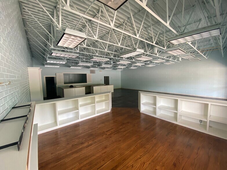 More Photos Of 3525-3549 S Harvard Ave, Tulsa Unknown For Lease