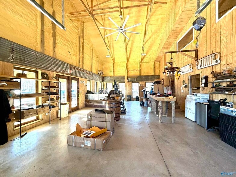 More Photos Of 2501 3rd St SW, Attalla Specialty For Sale