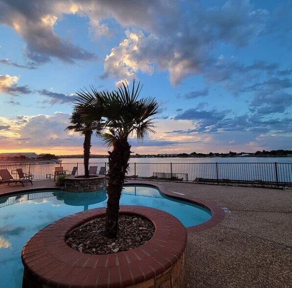 More Photos Of 401 E Pearl St, Granbury Apartments For Sale