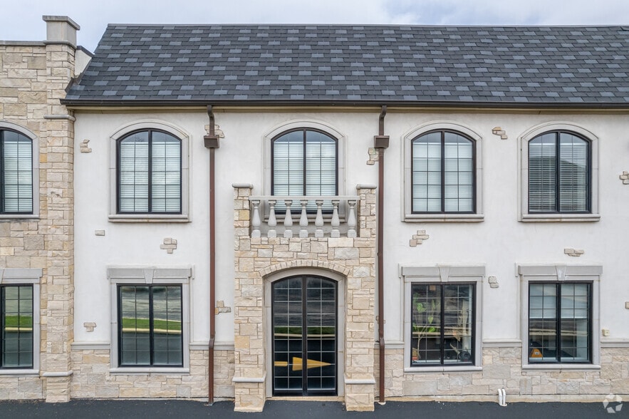 More Photos Of 230 E Ogden Ave, Hinsdale Medical For Sale