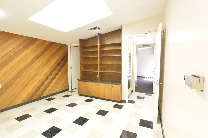 More Photos Of , Bakersfield Office For Sale