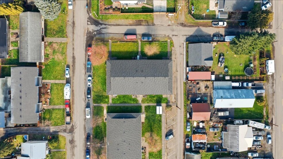 More Photos Of 1100-1105 S Pearl St, Centralia Apartments For Sale