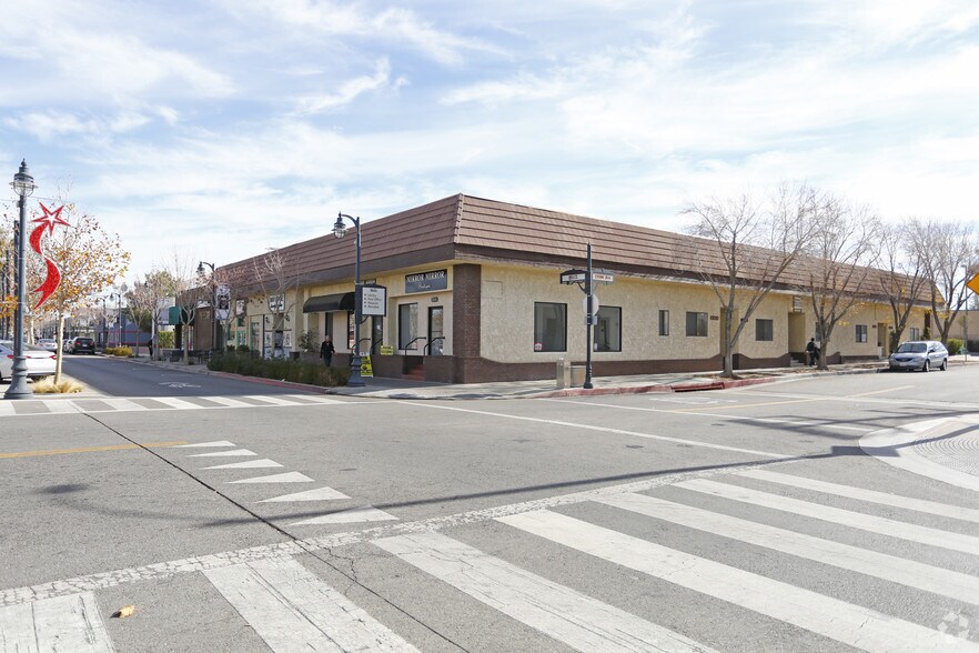 More Photos Of 566 W Lancaster Blvd, Lancaster Office For Sale