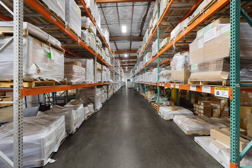 More Photos Of 525 Maple Ave, Torrance Distribution For Lease