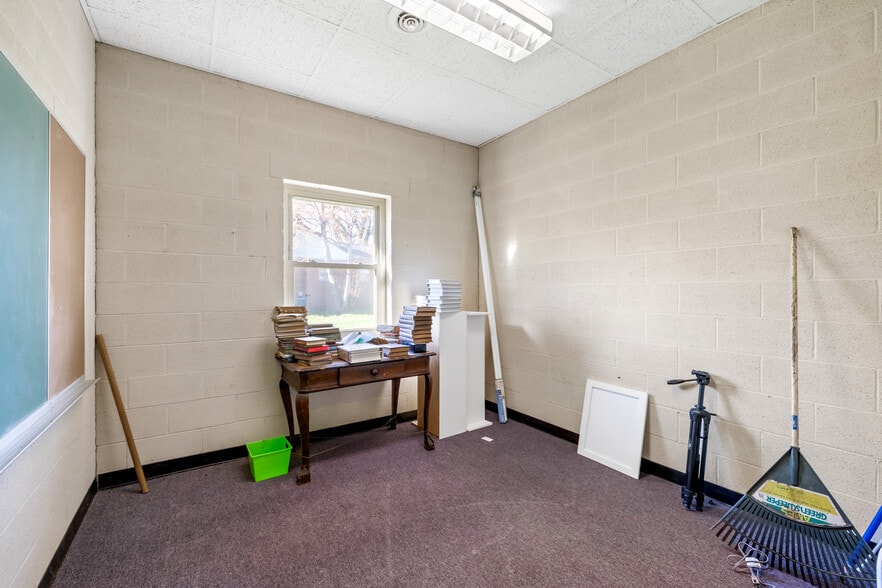 More Photos Of 334 N Oakland Ave, Statesville Specialty For Sale