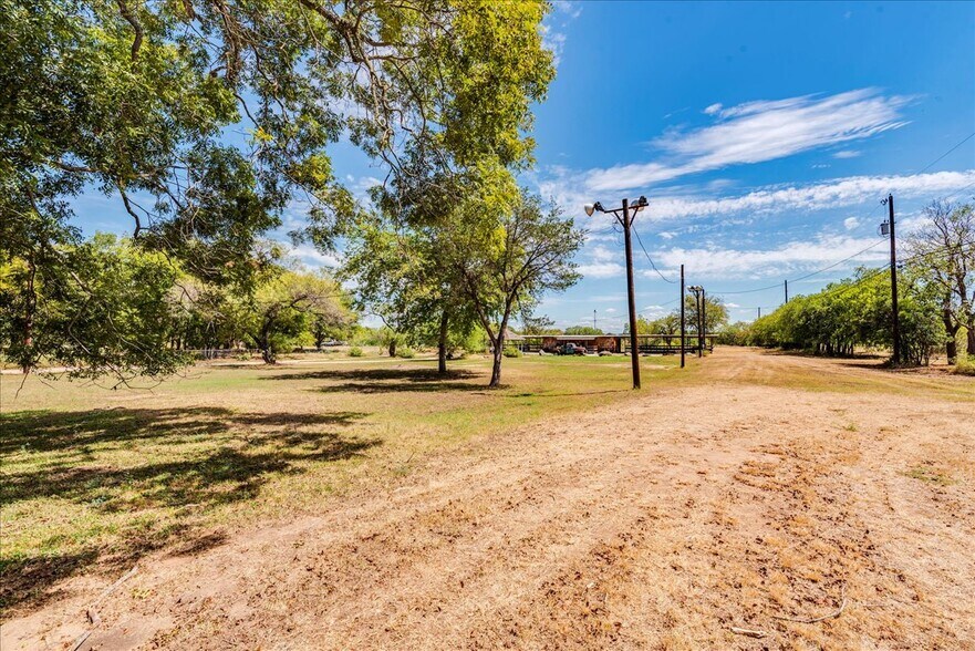 More Photos Of 1563 Gruene Rd, New Braunfels Land For Sale