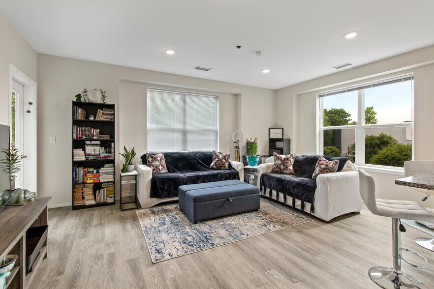 More Photos Of 587 Connecticut Ave, Norwalk Apartments For Sale