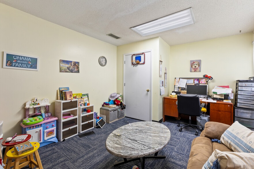 More Photos Of 260 S Marion Ave, Lake City Medical For Lease