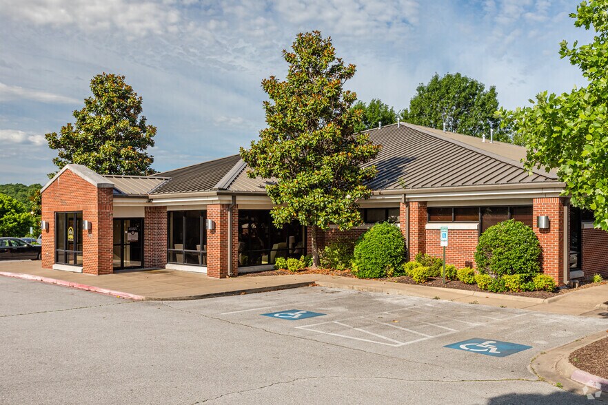More Photos Of 5330 Willow Creek Dr, Springdale Medical For Lease