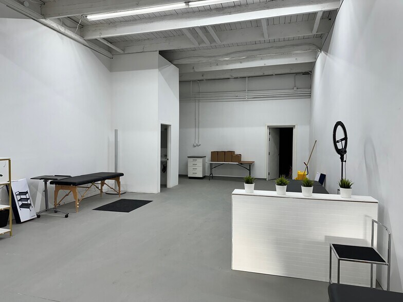 More Photos Of 11602 119th St NW, Edmonton Warehouse For Sale