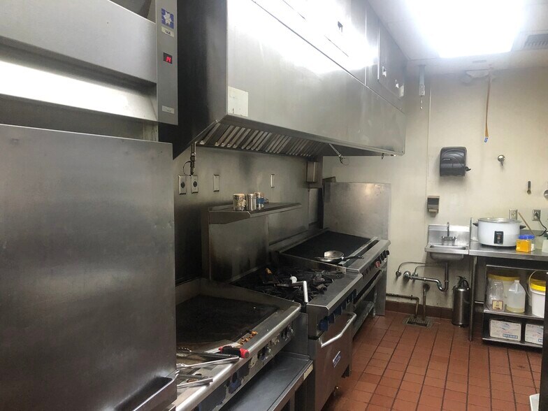 More Photos Of 1084 Murfreesboro Pike, Nashville General Retail For Sale