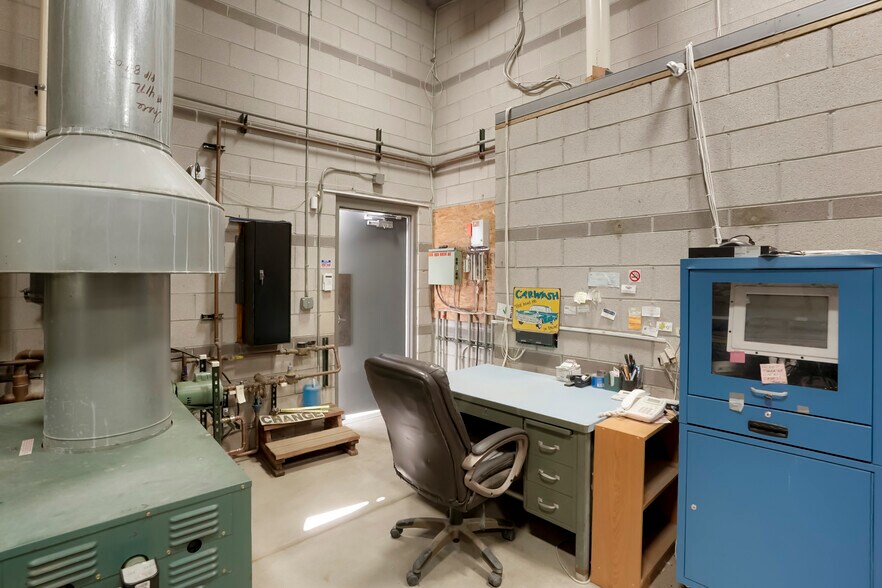 More Photos Of 733 Hogback Dr, Golden Self Storage For Sale