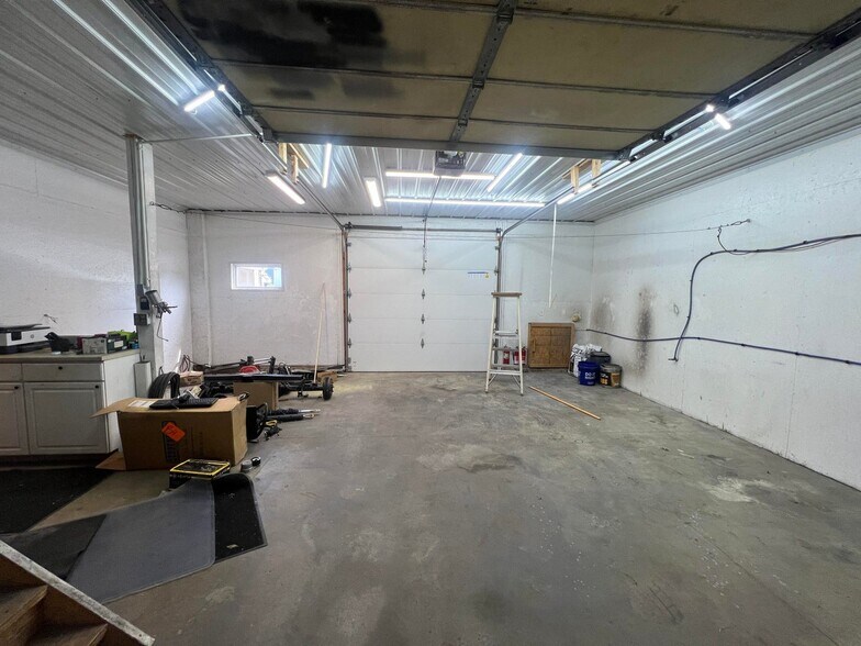 More Photos Of 380 S Main St, De Graff Light Manufacturing For Sale