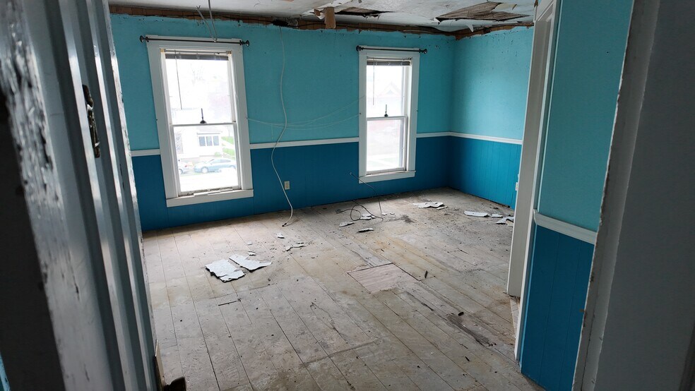 More Photos Of 335 Riverside Dr, Clayton Hotel For Sale