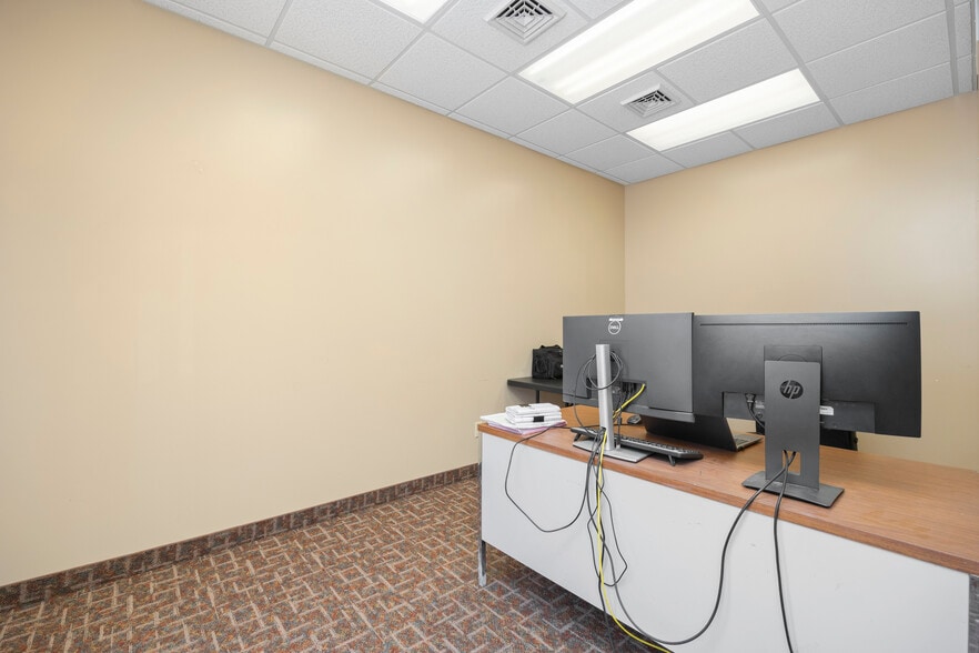 More Photos Of 1200 S Hartshorn Rd, Lakeside Marblehead Warehouse For Sale