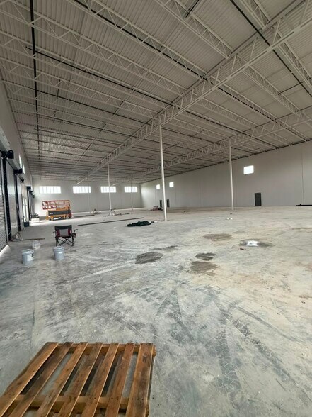 More Photos Of 14410 Fondren Rd, Missouri City Warehouse For Lease