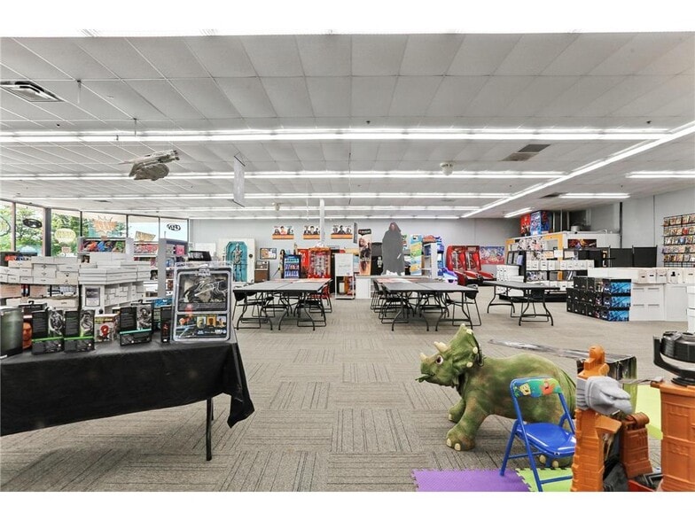 More Photos Of 9079 Buchanon Trl, Inver Grove Heights General Retail For Sale