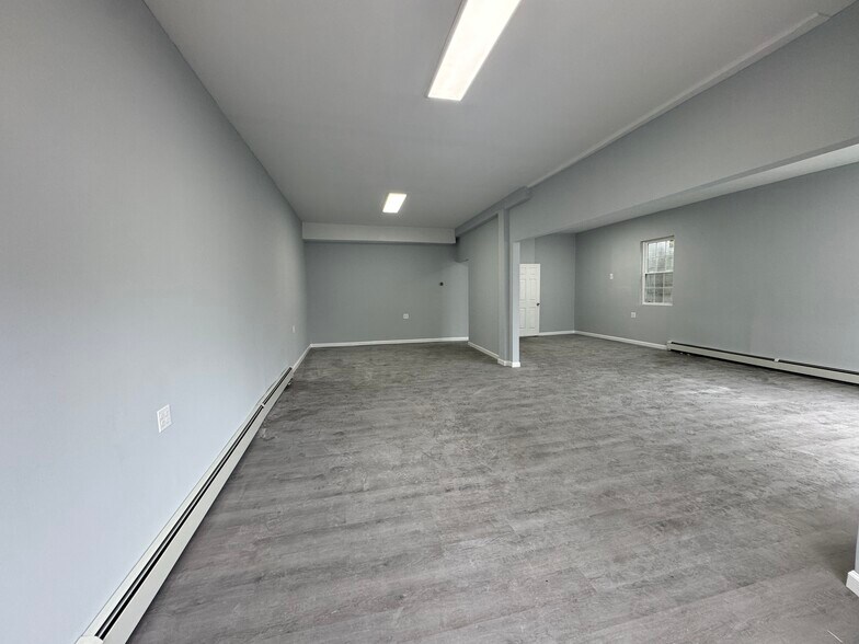 More Photos Of 451 Lake Ave, Saint James Storefront Retail Residential For Lease