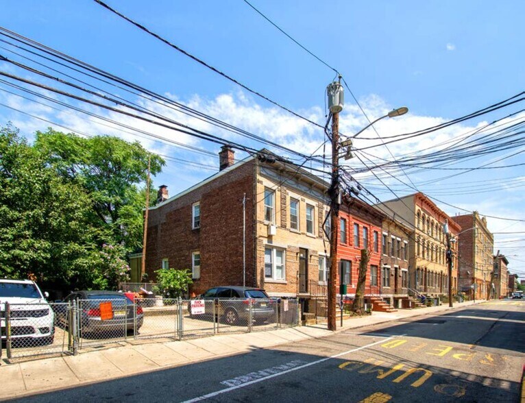 More Photos Of 518 9th St, Union City Apartments For Sale