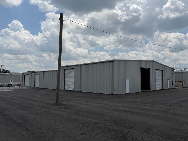 More Photos Of 1710 Turkey Creek Rd, Plant City Warehouse For Lease