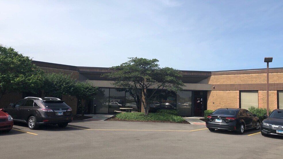 Primary Photo Of 800-820 W South Thorndale Ave, Bensenville Flex For Lease