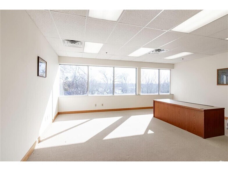 More Photos Of 4388 Shoreline Dr, Spring Park Storefront Retail Office For Sale