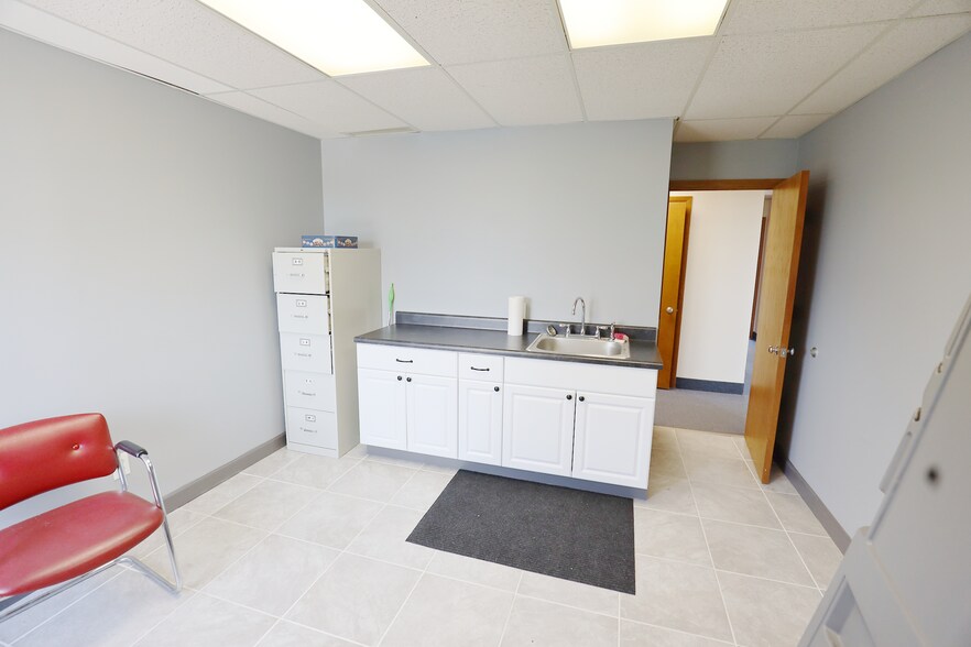 More Photos Of 1839 Pearl Rd, Brunswick Medical For Sale