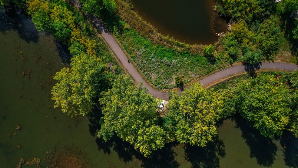 More Photos Of 860 Blue Gentian Rd, Eagan Unknown For Lease