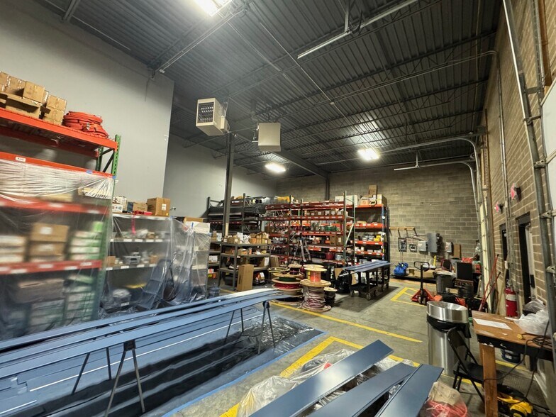 More Photos Of 201-205 Hughes Ln, Saint Charles Industrial For Lease